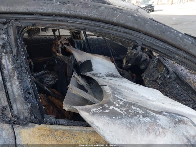 5XYPG4A56JG404296 KIA Sorento 3.3l Lx
