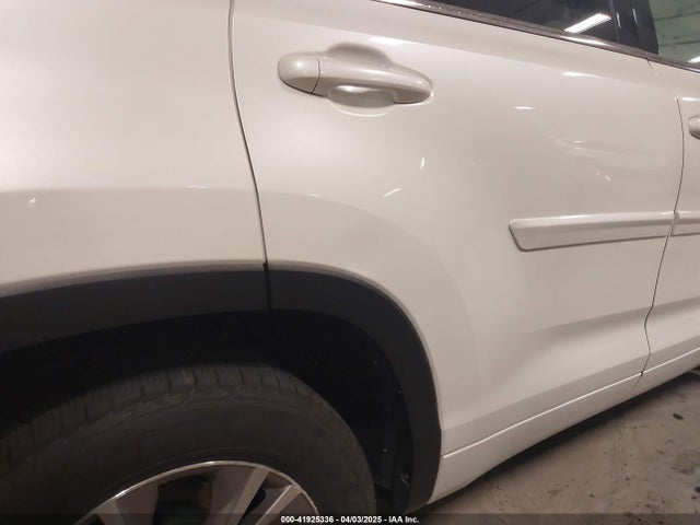 5TDJKRFH9FS115122 Toyota Highlander Xle V6