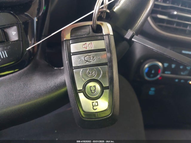 1FMCU9H62NUB64330 Ford ESCAPE SEL