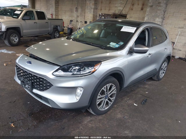 1FMCU9H62NUB64330 Ford ESCAPE SEL