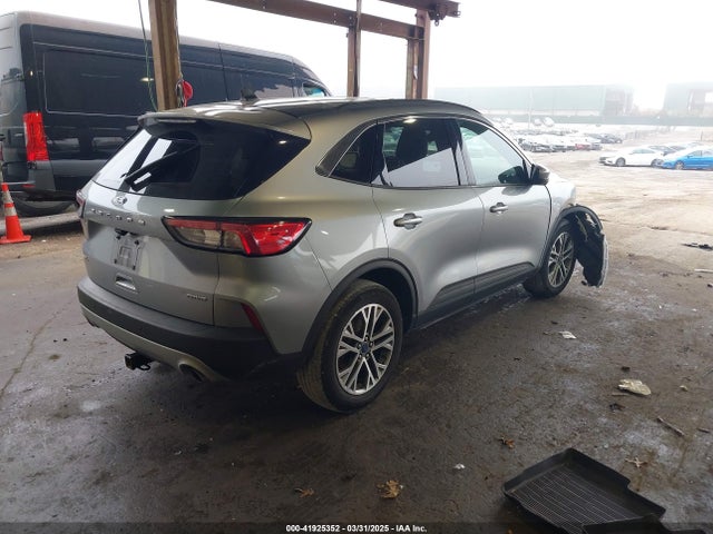 1FMCU9H62NUB64330 Ford ESCAPE SEL