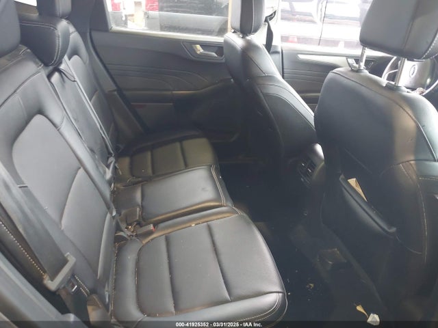 1FMCU9H62NUB64330 Ford ESCAPE SEL