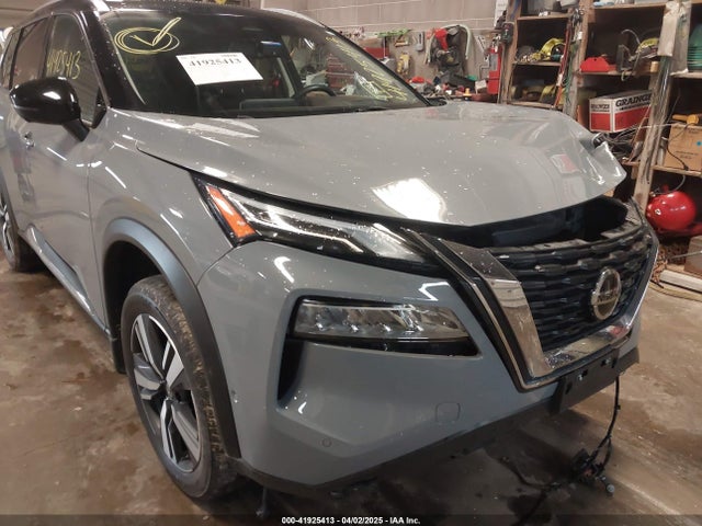 JN8AT3DD6MW320943 Nissan Rogue Platinum Intelligent Awd