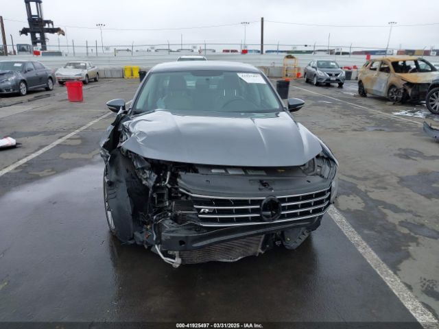 1VWAA7A37JC012145 Volkswagen Passat 2.0t R-line/2.0t S