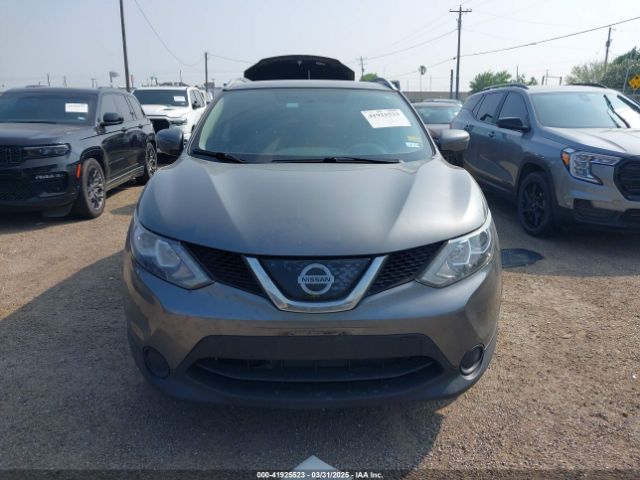 JN1BJ1CP5JW157836 Nissan Rogue Sport Sv