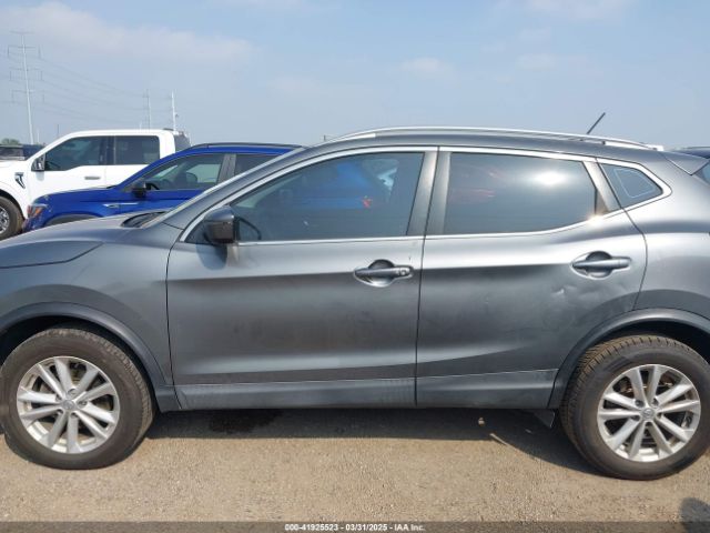 JN1BJ1CP5JW157836 Nissan Rogue Sport Sv