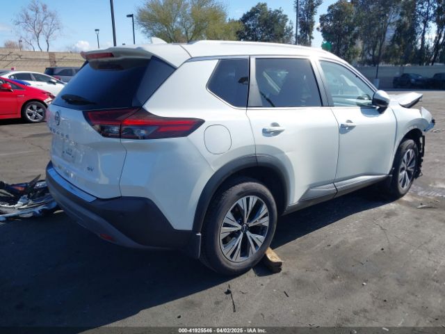JN8BT3BA4NW043658 Nissan Rogue Sv Fwd