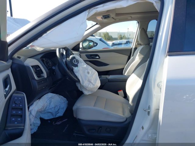 JN8BT3BA4NW043658 Nissan Rogue Sv Fwd