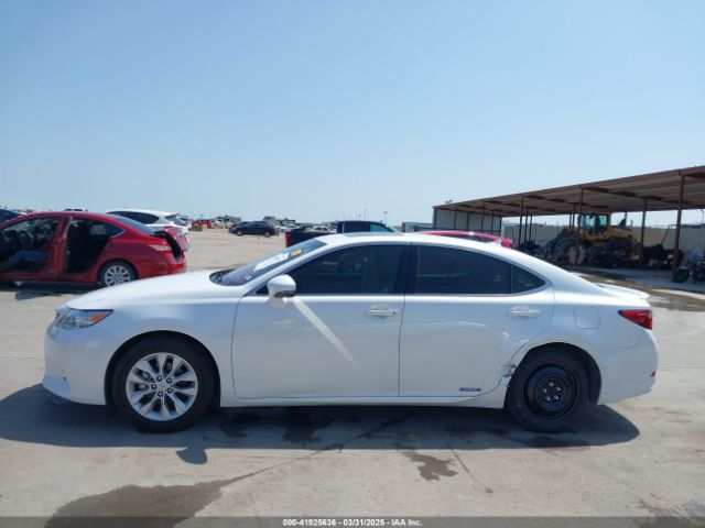 JTHBW1GG5E2053996 Lexus ES 300H