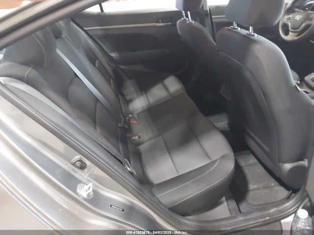 5NPD84LF8JH274407 Hyundai ELANTRA SEL