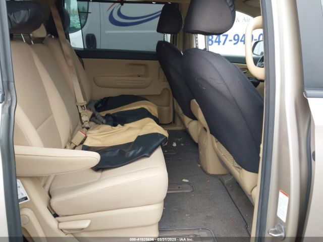 KNDMB5C1XG6130470 KIA SEDONA LX