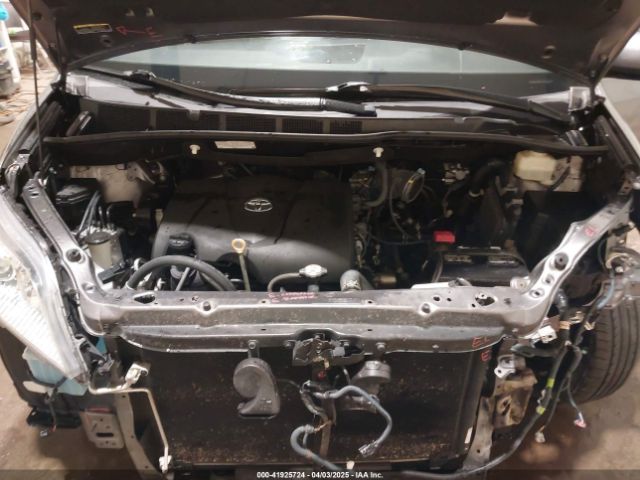 5TDYZ3DC9JS918343 Toyota Sienna Xle 8 Passenger