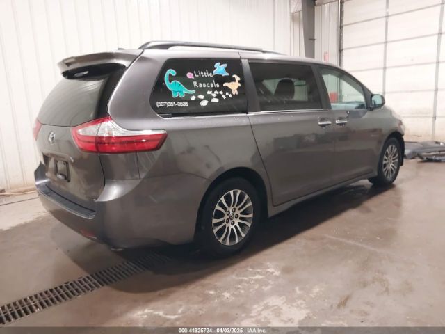 5TDYZ3DC9JS918343 Toyota Sienna Xle 8 Passenger