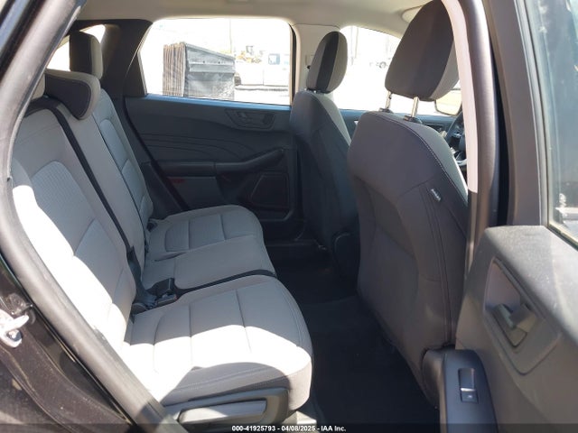 1FMCU0F60NUA81185 Ford ESCAPE S