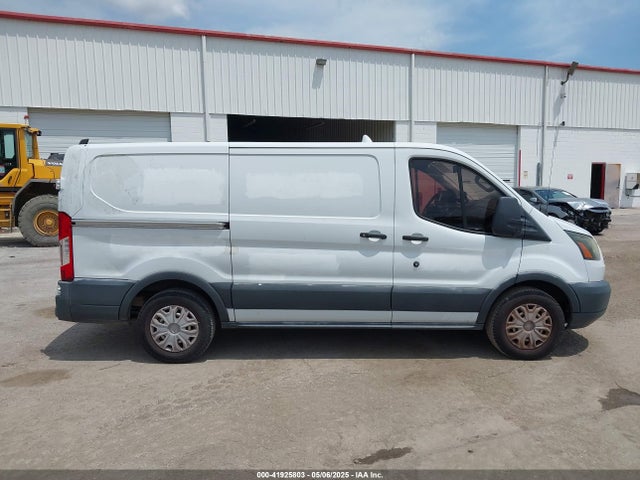 1FTYE1YM3GKB19273 Ford Transit-150