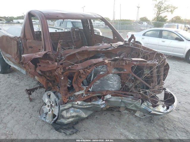 1GCNCREH7EZ137584 Chevrolet Silverado 1500 1lt