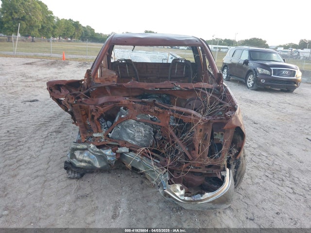 1GCNCREH7EZ137584 Chevrolet Silverado 1500 1lt