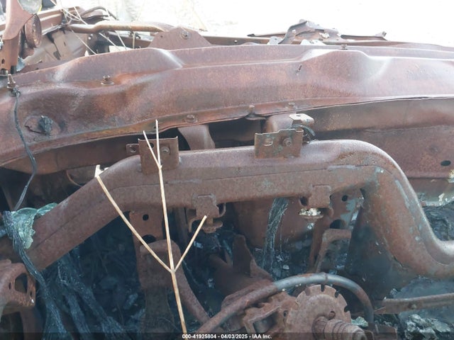 1GCNCREH7EZ137584 Chevrolet Silverado 1500 1lt