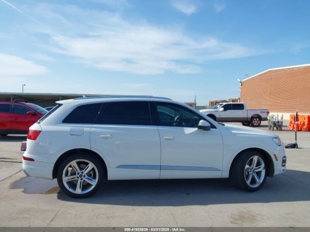 WA1VAAF75KD017718 Audi Q7 55 Premium