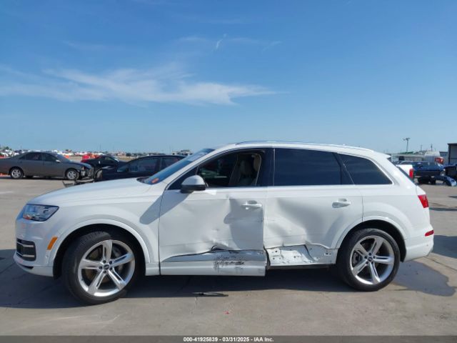 WA1VAAF75KD017718 Audi Q7 55 Premium