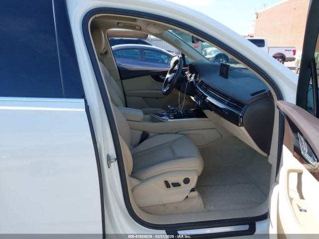WA1VAAF75KD017718 Audi Q7 55 Premium