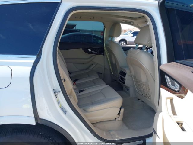 WA1VAAF75KD017718 Audi Q7 55 Premium