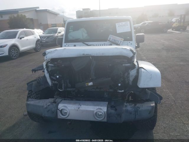 1C4BJWEG0FL769488 Jeep Wrangler Unlimited Sahara