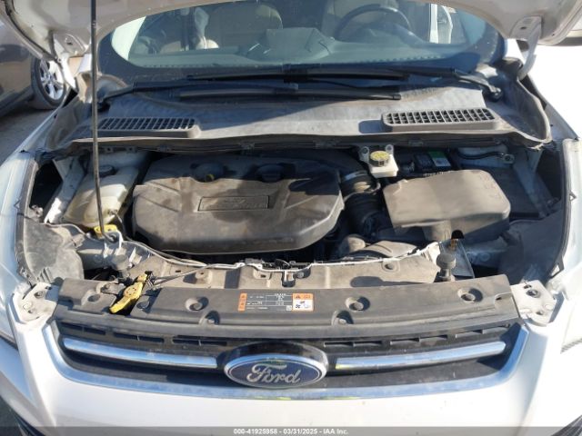 1FMCU0J93GUA11944 Ford Escape Titanium