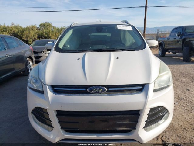1FMCU0J93GUA11944 Ford Escape Titanium
