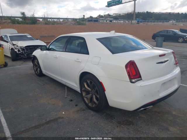 2C3CCABG4MH525637 Chrysler 2021