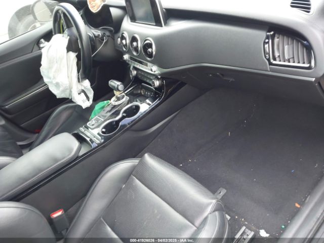 KNAE15LA8M6098263 KIA Stinger Gt-line