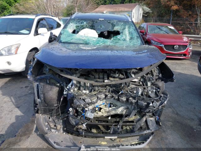 5N1AT3BA6MC768925 Nissan Rogue Sv Fwd