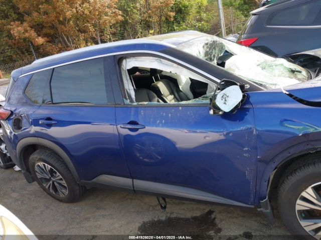 5N1AT3BA6MC768925 Nissan Rogue Sv Fwd
