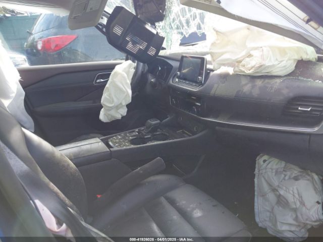5N1AT3BA6MC768925 Nissan Rogue Sv Fwd
