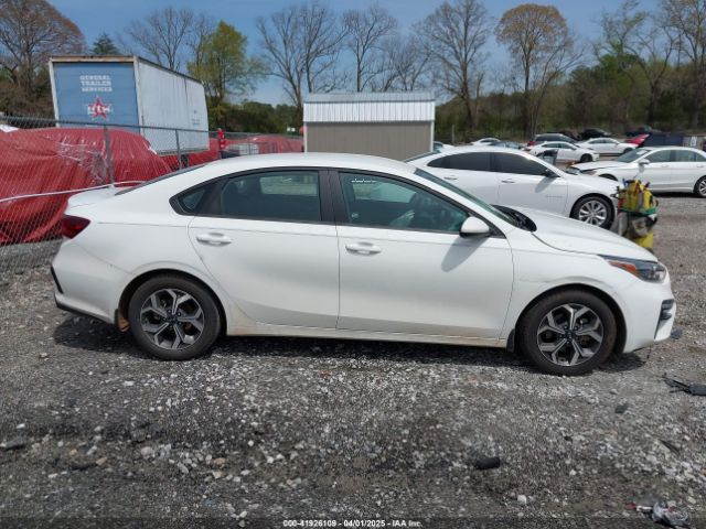 3KPF24AD5ME335331 KIA Forte Lxs
