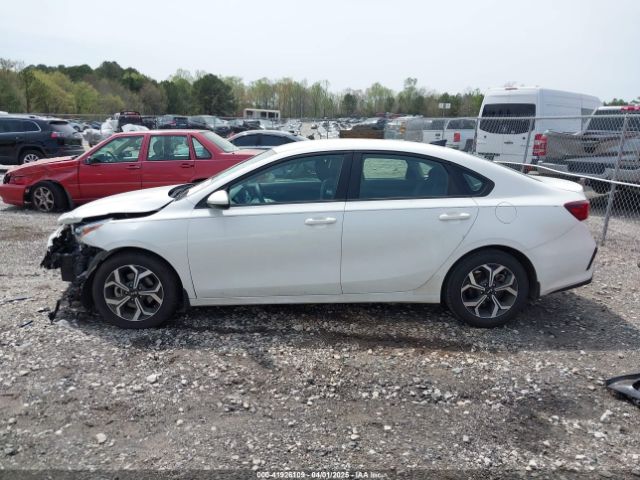3KPF24AD5ME335331 KIA Forte Lxs