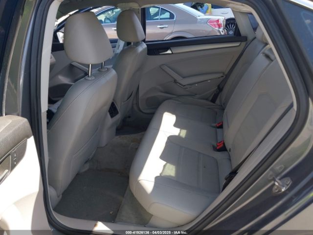 1VWBV7A30FC070551 Volkswagen Passat 2.0l Tdi Se