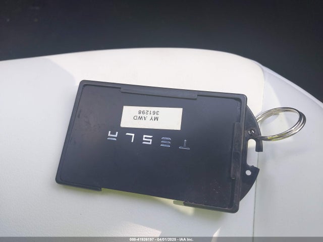 2025 TESLA MODEL Y 7SAYGDEE3SA361298 Photo 10