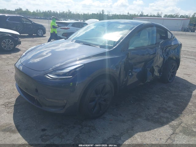 2025 TESLA MODEL Y 7SAYGDEE3SA361298 Photo 1