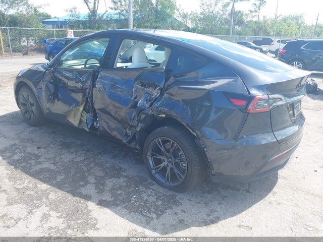 2025 TESLA MODEL Y 7SAYGDEE3SA361298 Photo 2