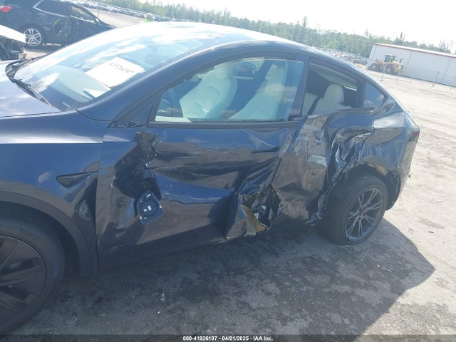 2025 TESLA MODEL Y 7SAYGDEE3SA361298 Photo 5