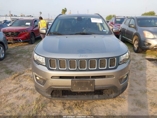 3C4NJCBB0JT165554 Jeep Compass Latitude Fwd