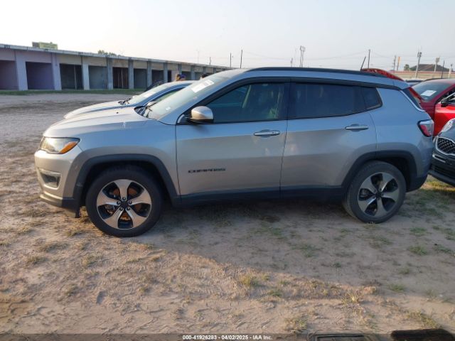 3C4NJCBB0JT165554 Jeep Compass Latitude Fwd