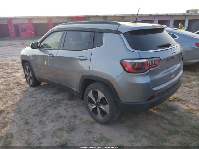3C4NJCBB0JT165554 Jeep Compass Latitude Fwd