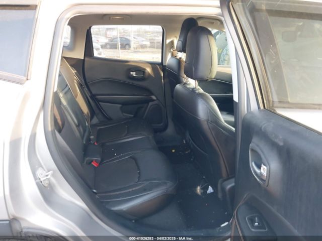3C4NJCBB0JT165554 Jeep Compass Latitude Fwd