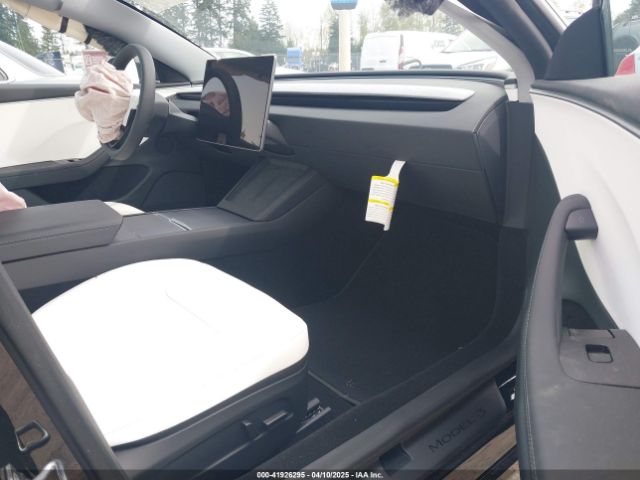 2025 TESLA MODEL 3 5YJ3E1EB1SF885103 Photo 4