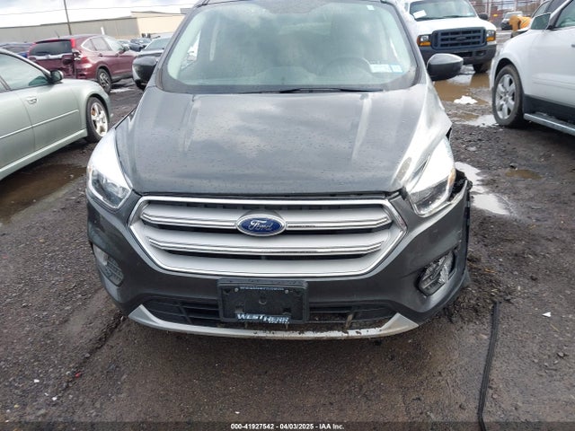 1FMCU9GD1KUB77355 Ford ESCAPE SE