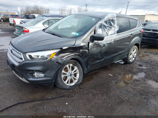 1FMCU9GD1KUB77355 Ford ESCAPE SE
