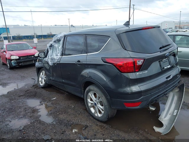 1FMCU9GD1KUB77355 Ford ESCAPE SE