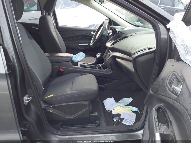 1FMCU9GD1KUB77355 Ford ESCAPE SE